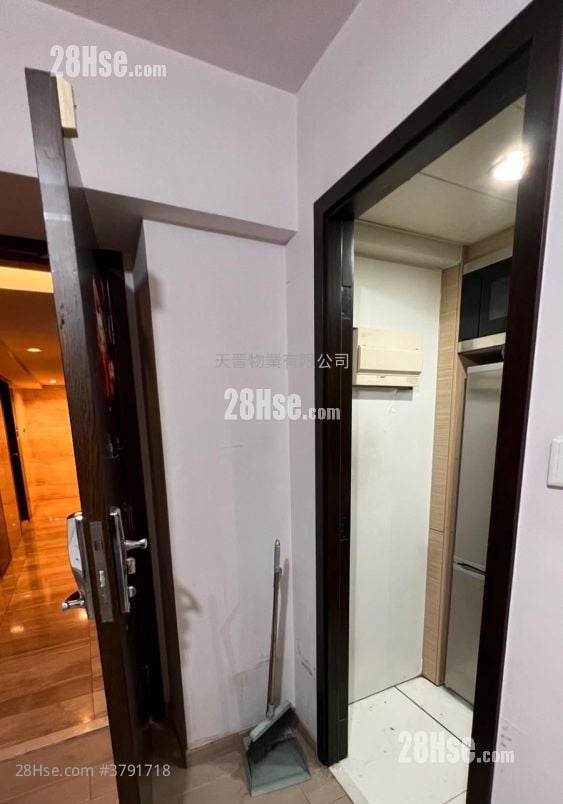 Grand Waterfront Sell 2 Bedrooms , 1 Bathroom 360 ft²