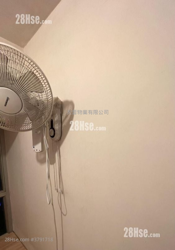 Grand Waterfront Sell 2 Bedrooms , 1 Bathroom 360 ft²