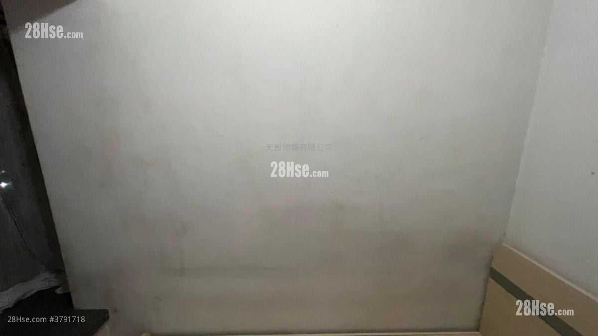 Grand Waterfront Sell 2 Bedrooms , 1 Bathroom 360 ft²