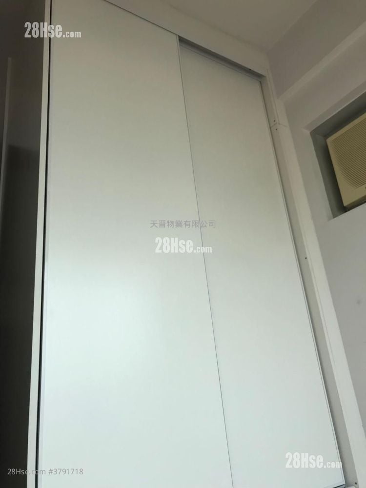 Grand Waterfront Sell 2 Bedrooms , 1 Bathroom 360 ft²