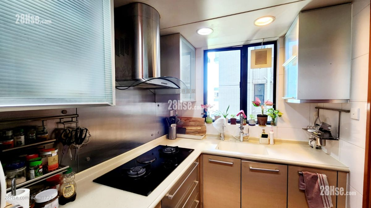 Park Island Sell 5+ Bedrooms , 3 Bathrooms 837 ft²