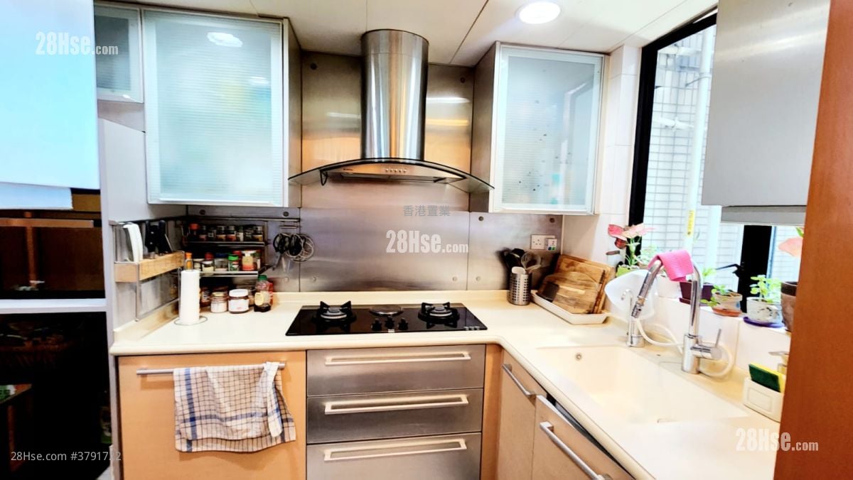 Park Island Sell 5+ Bedrooms , 3 Bathrooms 837 ft²