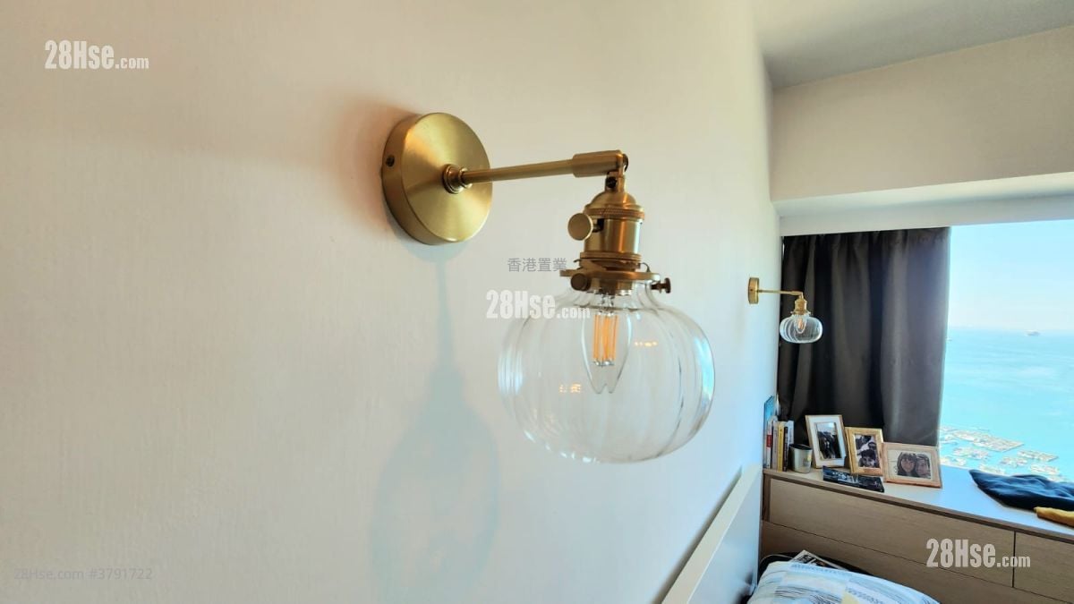 Park Island Sell 5+ Bedrooms , 3 Bathrooms 837 ft²