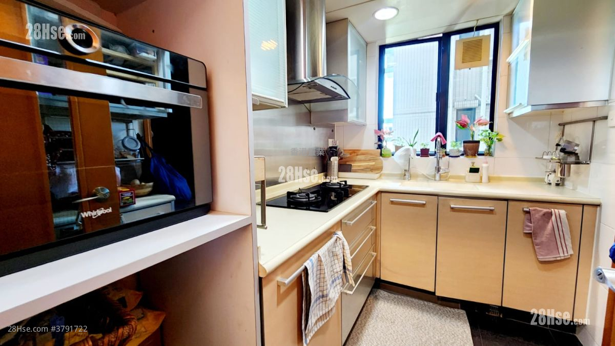 Park Island Sell 5+ Bedrooms , 3 Bathrooms 837 ft²