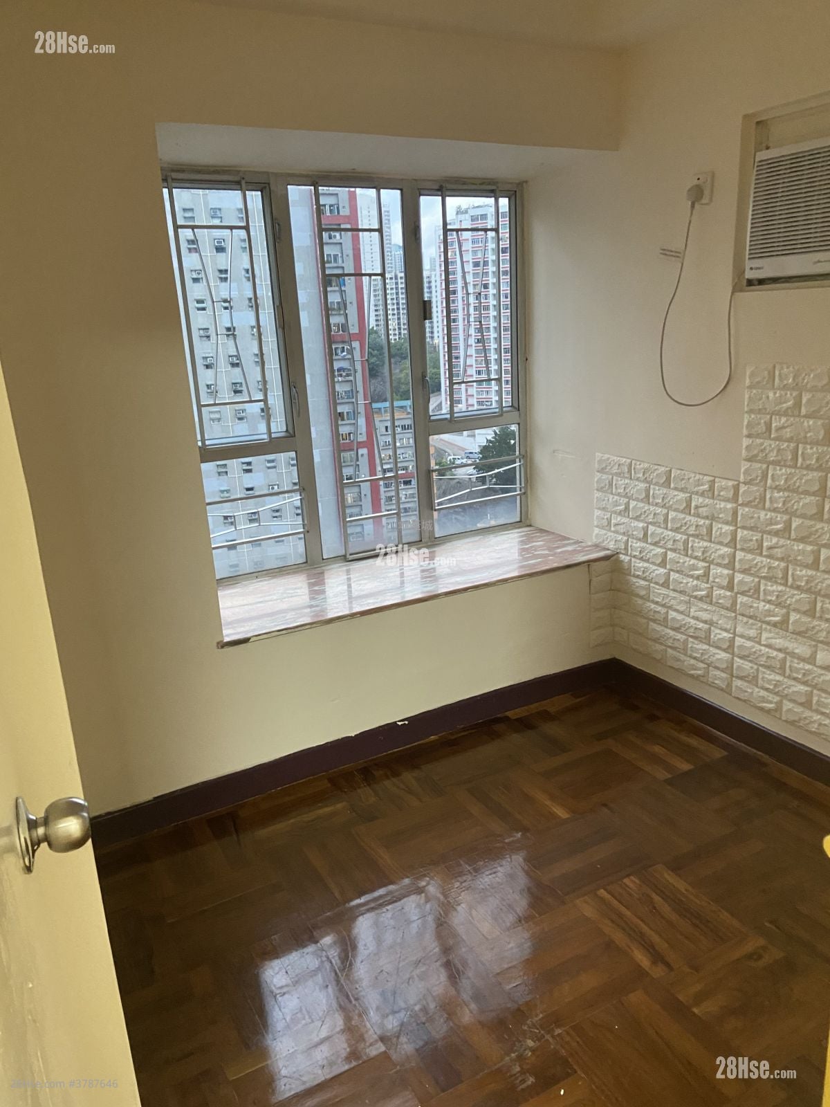 丽裕大厦 租盘 2 房 , 1 浴室 293 平方尺