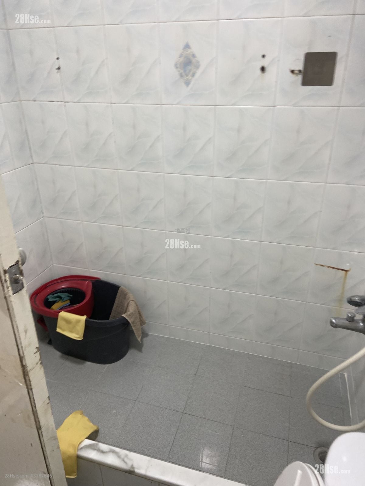 丽裕大厦 租盘 2 房 , 1 浴室 293 平方尺