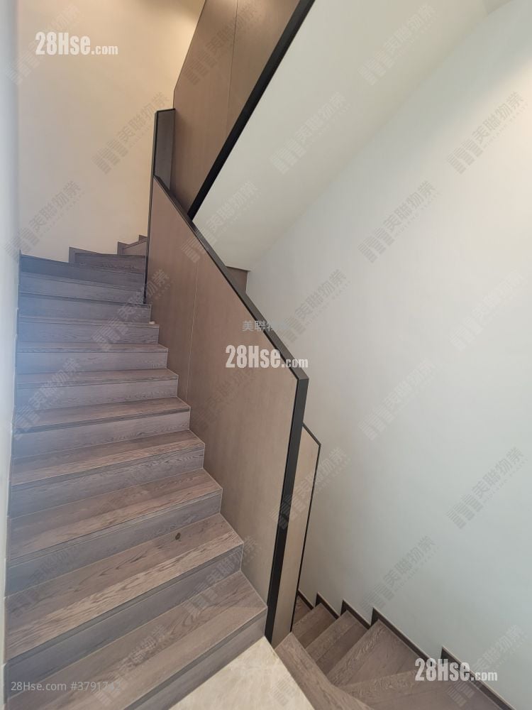 Le Pont Sell 2,741 ft²