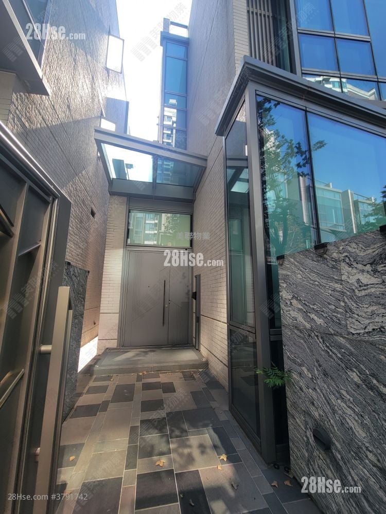 Le Pont Sell 2,741 ft²