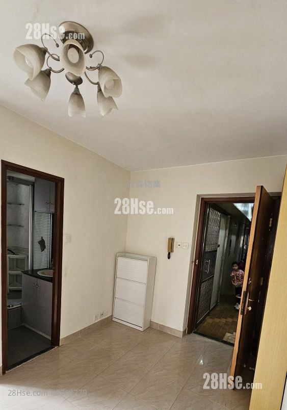 新成中心 租盘 1 房 , 1 浴室 297 平方尺