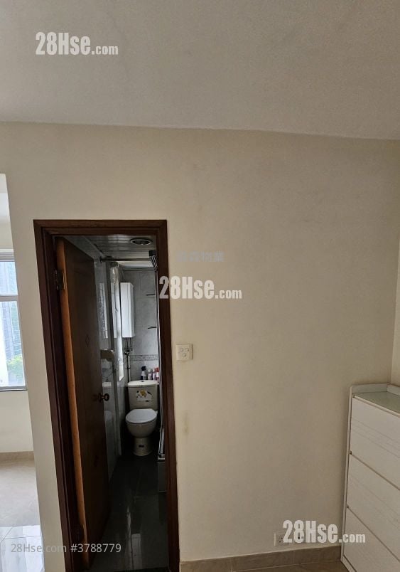 新成中心 租盘 1 房 , 1 浴室 297 平方尺