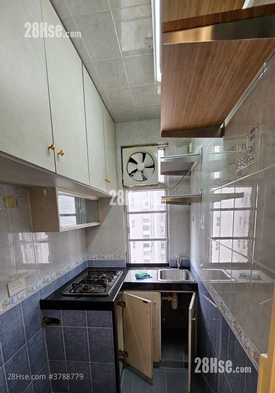 新成中心 租盘 1 房 , 1 浴室 297 平方尺