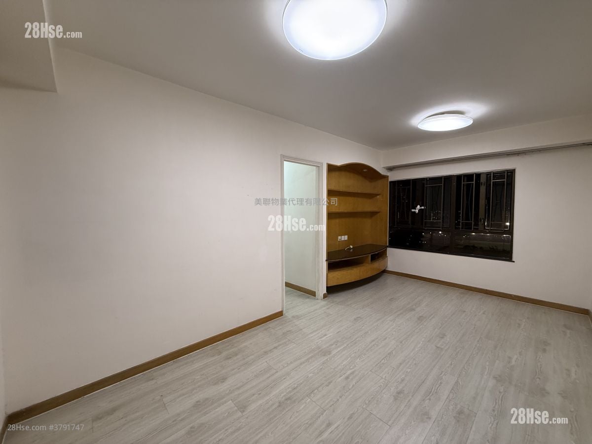 Belair Gardens Sell 3 Bedrooms , 1 Bathroom 560 ft²