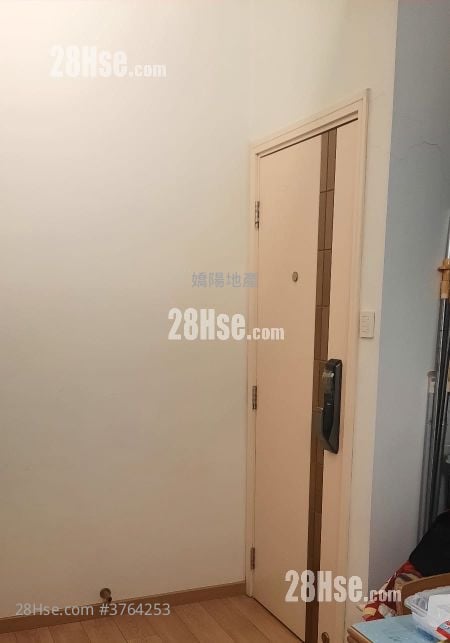 Hong King Building Sell 2 Bedrooms , 1 Bathroom 392 ft²