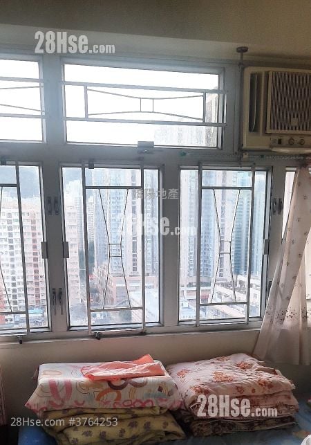 Hong King Building Sell 2 Bedrooms , 1 Bathroom 392 ft²
