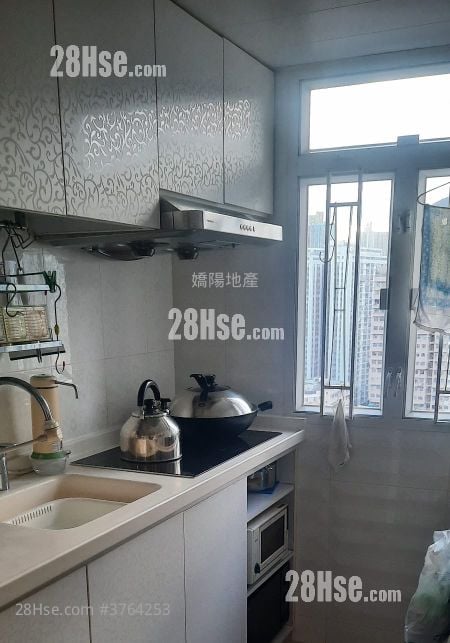 Hong King Building Sell 2 Bedrooms , 1 Bathroom 392 ft²
