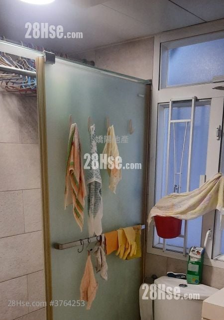 Hong King Building Sell 2 Bedrooms , 1 Bathroom 392 ft²