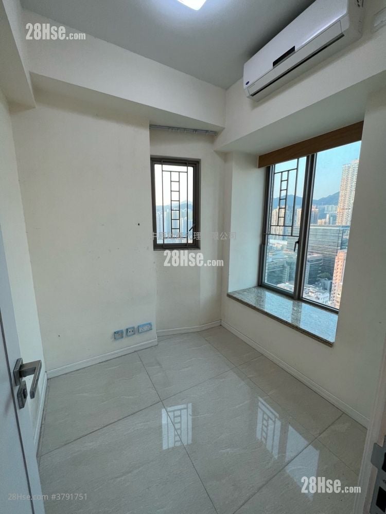 Trinity Towers Sell 3 Bedrooms 711 ft²
