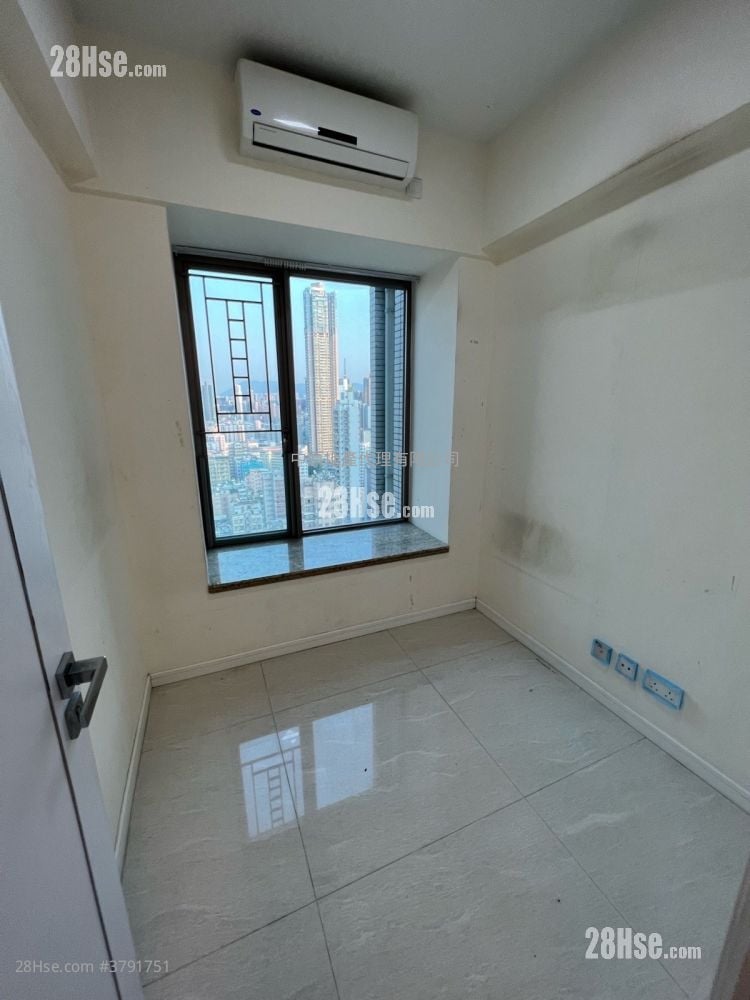 Trinity Towers Sell 3 Bedrooms 711 ft²