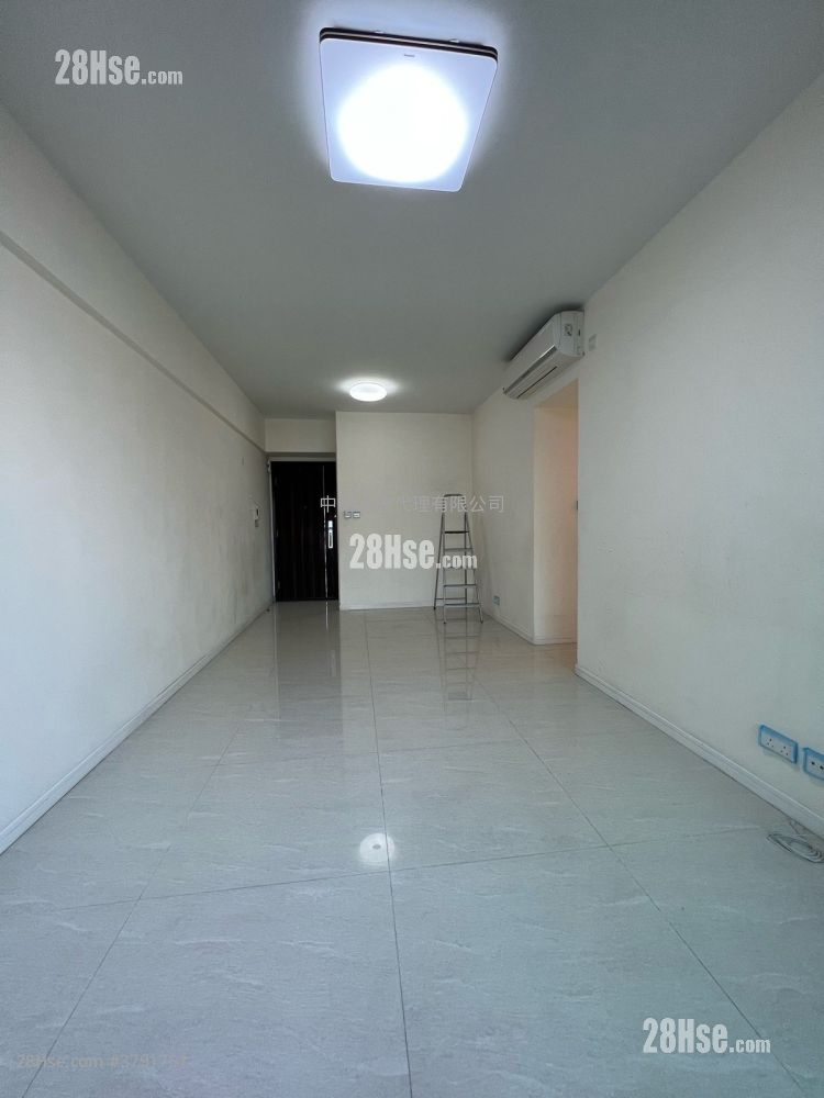 Trinity Towers Sell 3 Bedrooms 711 ft²