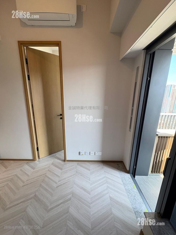 Eight Southpark Rental 1 Bedroom , 1 Bathroom 261 ft²