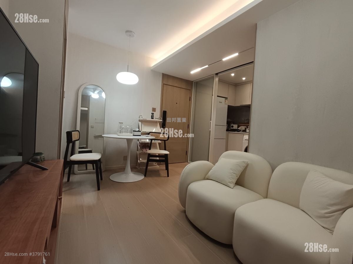 Tsuen Wan Centre Sell 2 Bedrooms 329 ft²