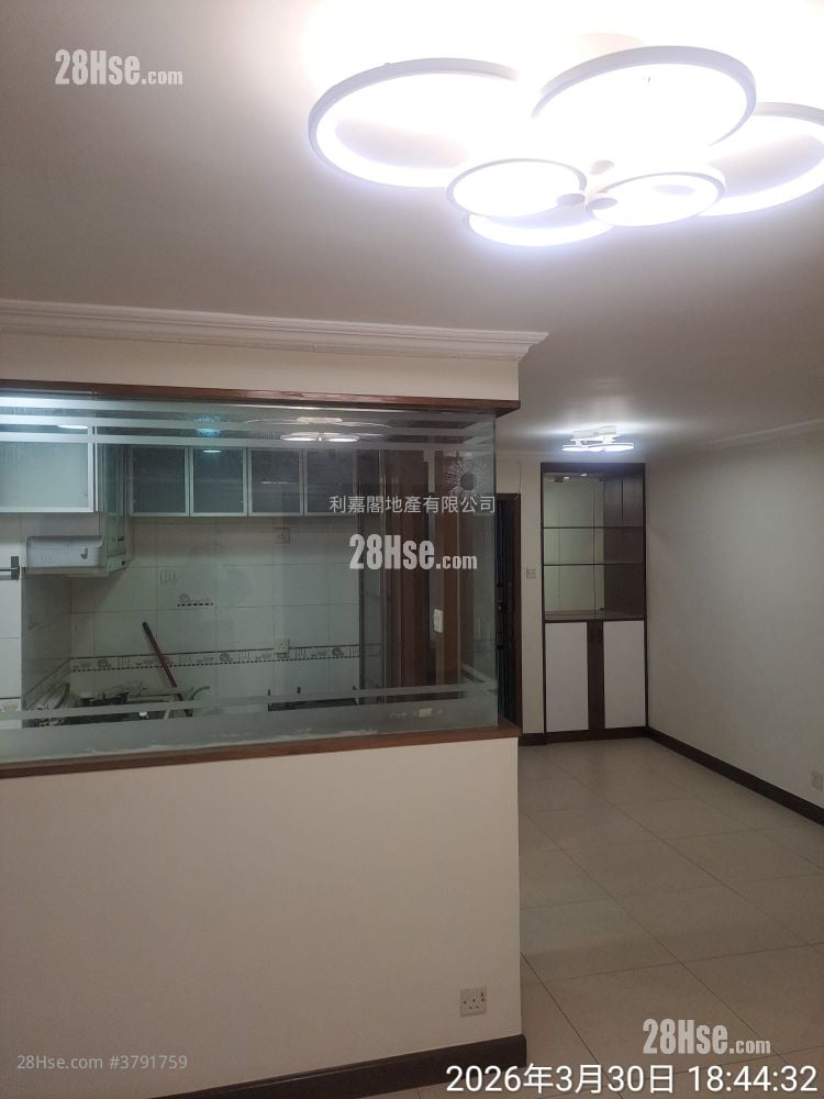 Mei Foo Sun Chuen Rental 3 Bedrooms , 2 Bathrooms 719 ft²