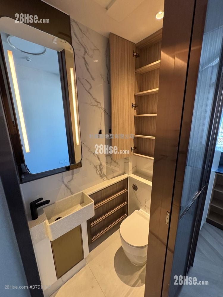 Eight Southpark Rental Studio , 1 Bathroom 200 ft²