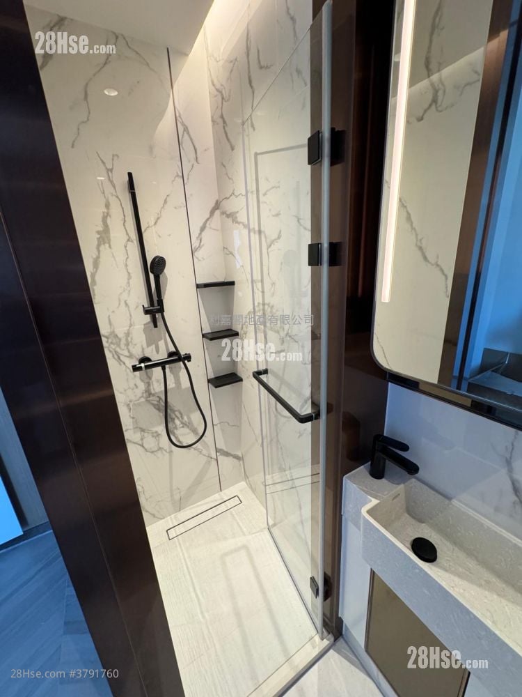 Eight Southpark Rental Studio , 1 Bathroom 200 ft²