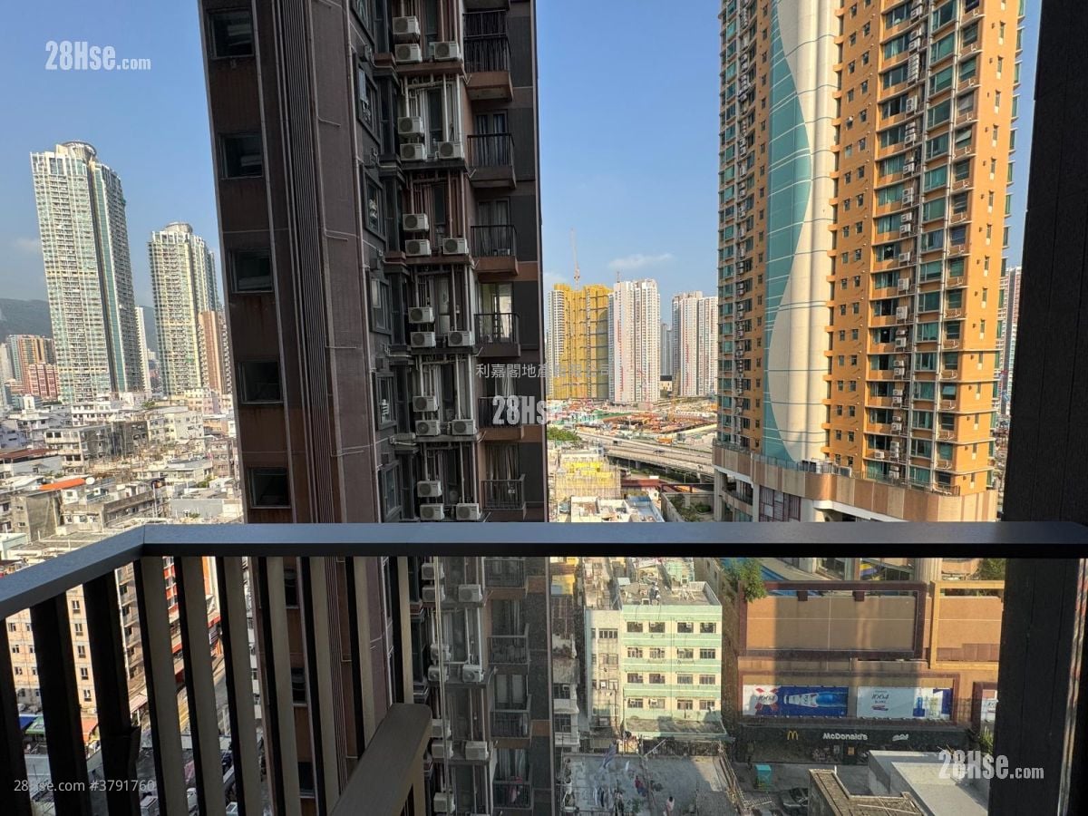 Eight Southpark Rental Studio , 1 Bathroom 200 ft²