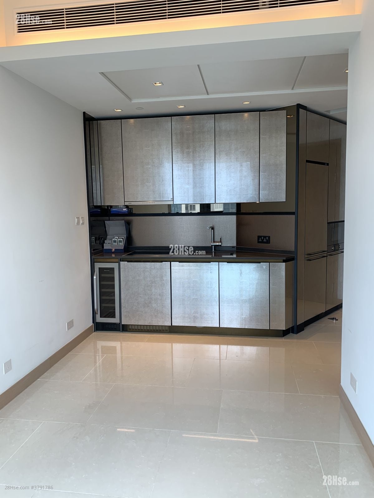 Victoria Harbour Rental 1 Bedroom , 1 Bathroom 369 ft²