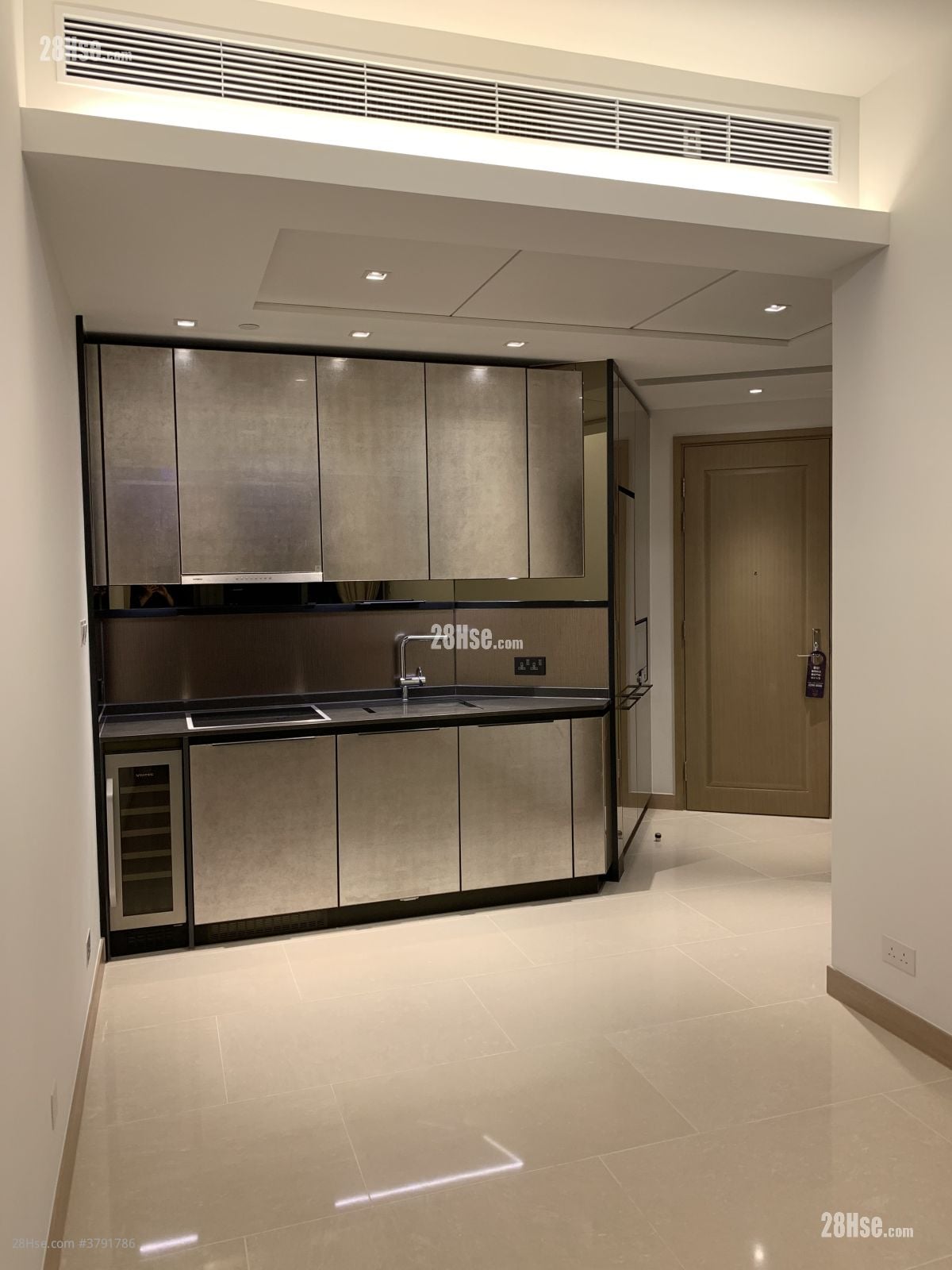 Victoria Harbour Rental 1 Bedroom , 1 Bathroom 369 ft²