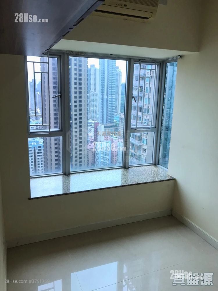 Sky Tower Sell 2 Bedrooms , 1 Bathroom 539 ft²