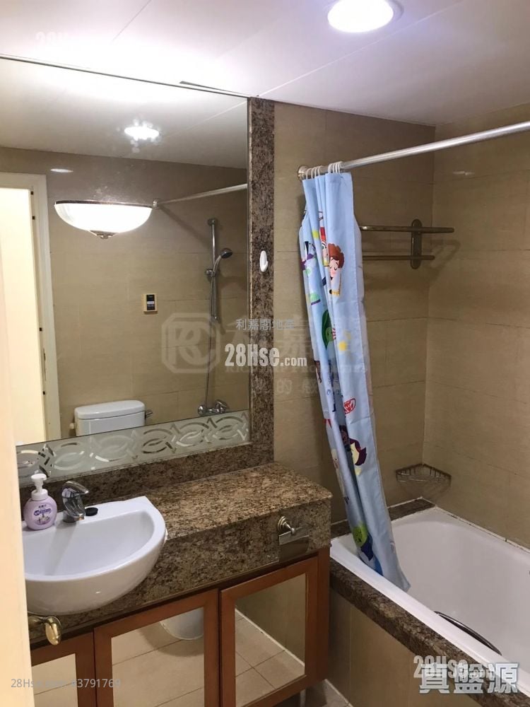 Sky Tower Sell 2 Bedrooms , 1 Bathroom 539 ft²