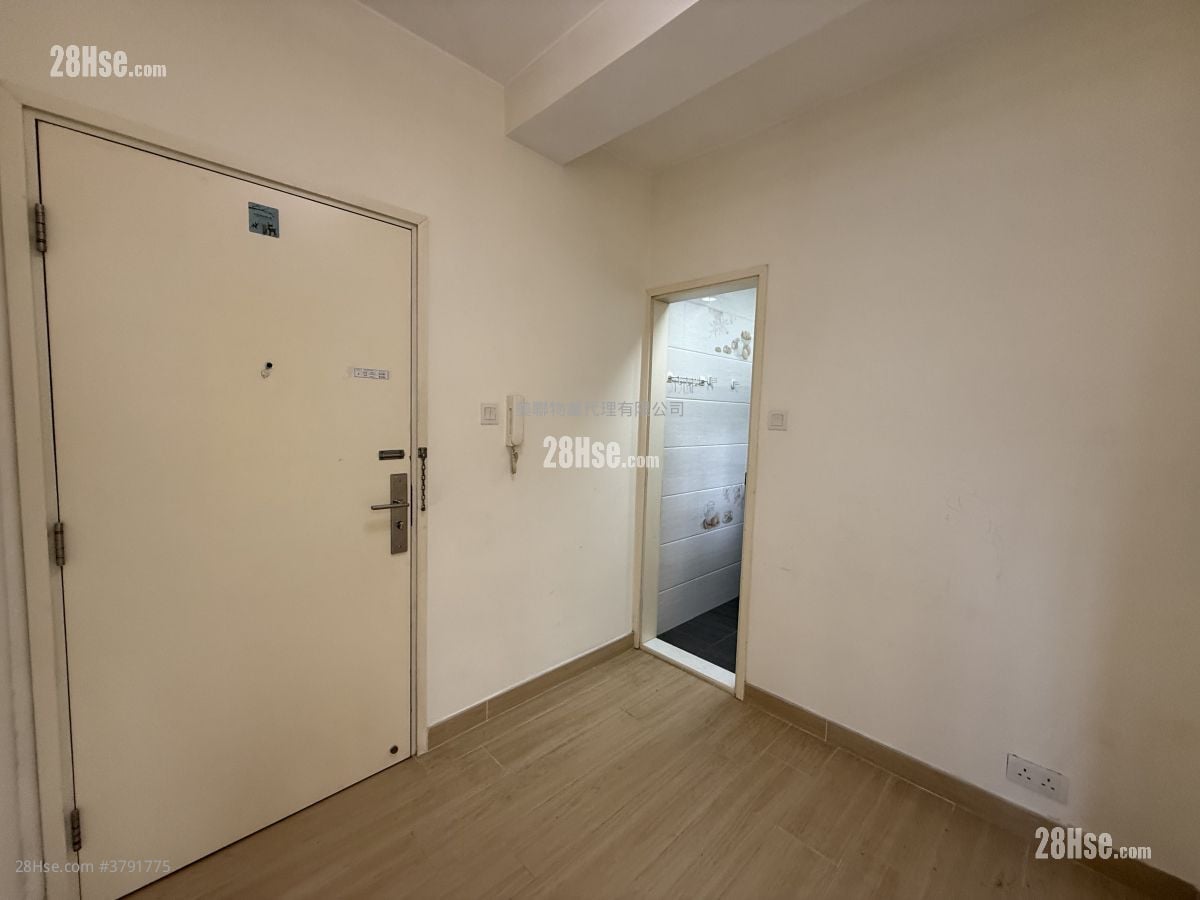 伟华中心 售盘 2 房 , 1 浴室 358 平方尺