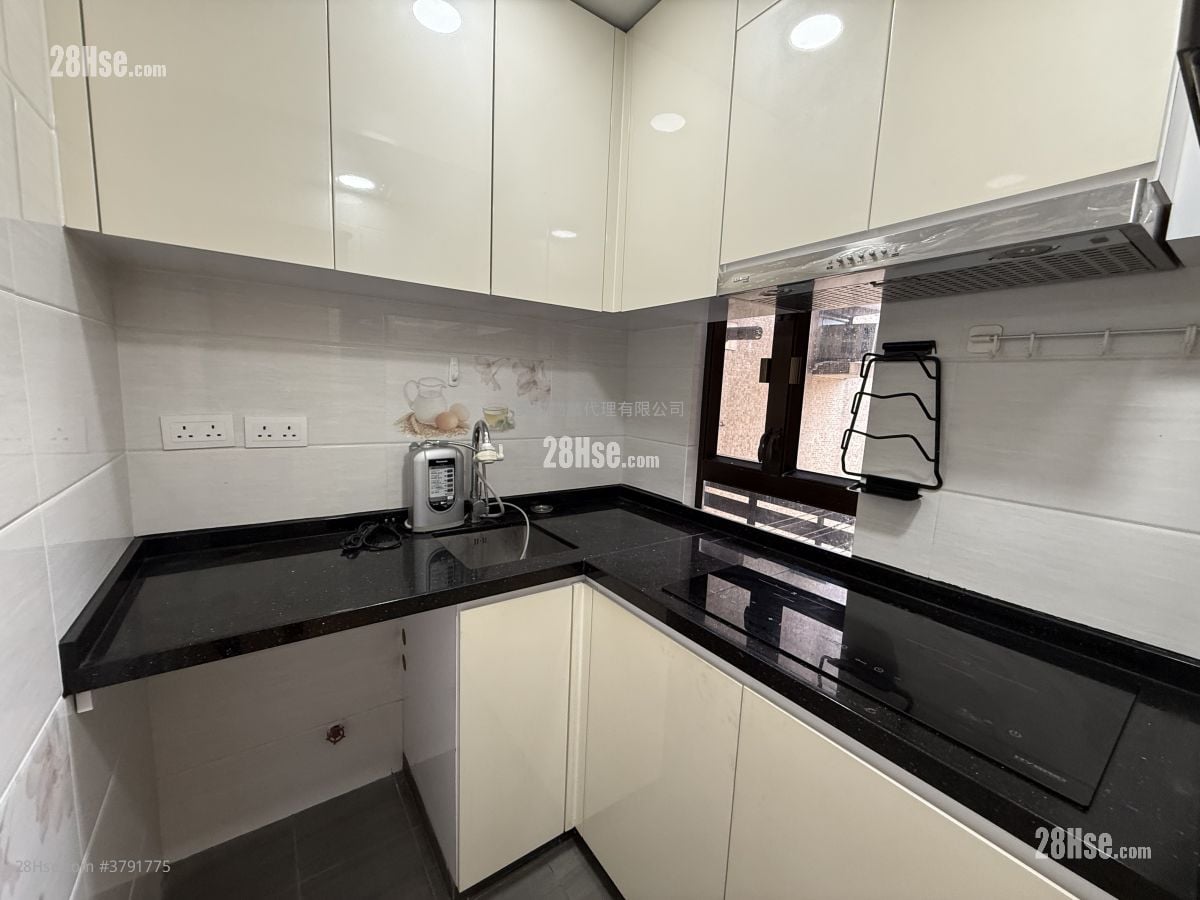 伟华中心 售盘 2 房 , 1 浴室 358 平方尺