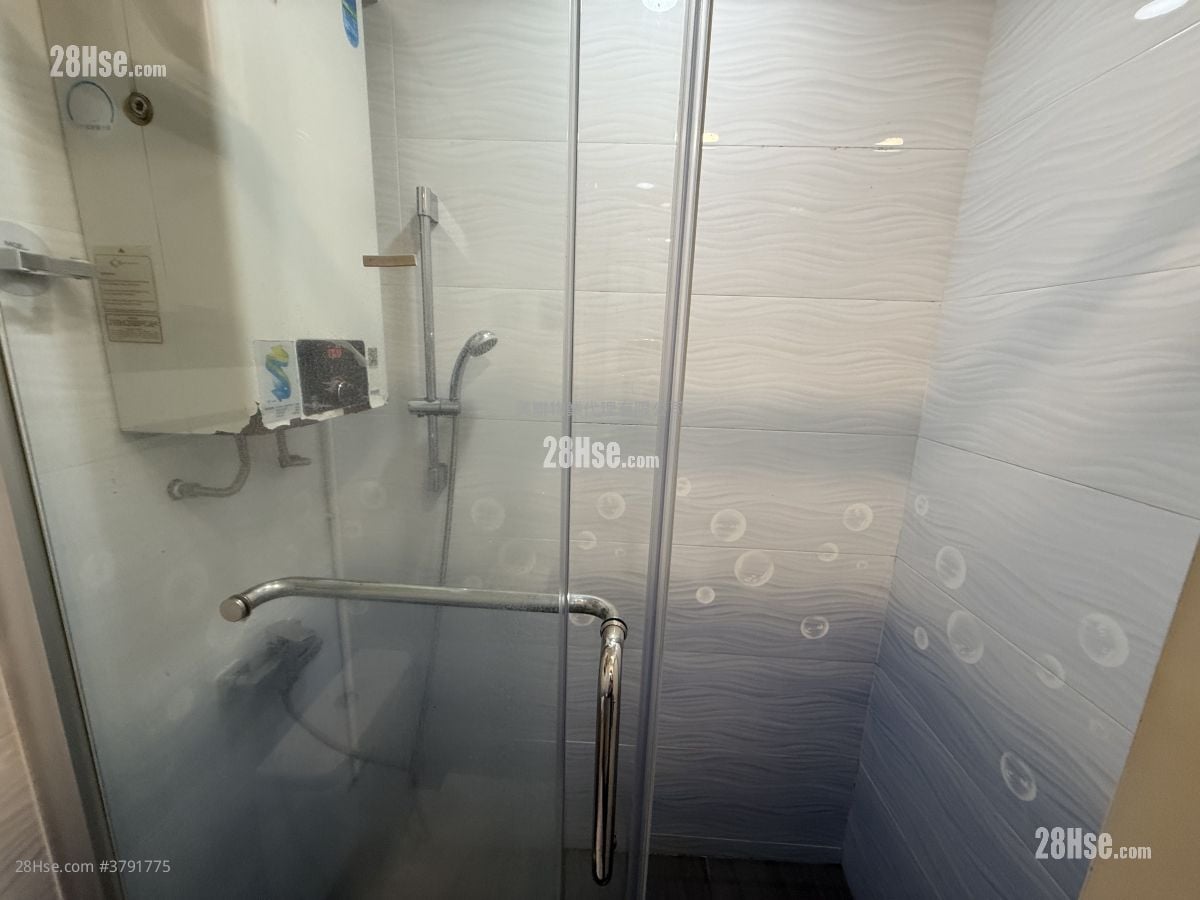 伟华中心 售盘 2 房 , 1 浴室 358 平方尺