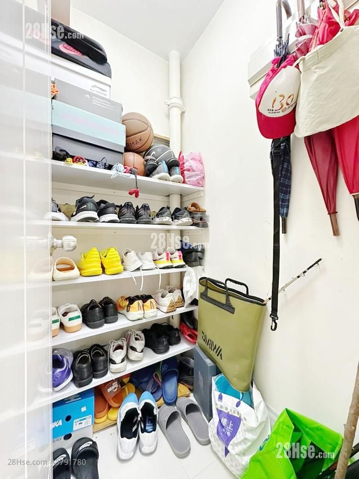 容龙居 售盘 5+ 房 , 3 浴室 970 平方尺