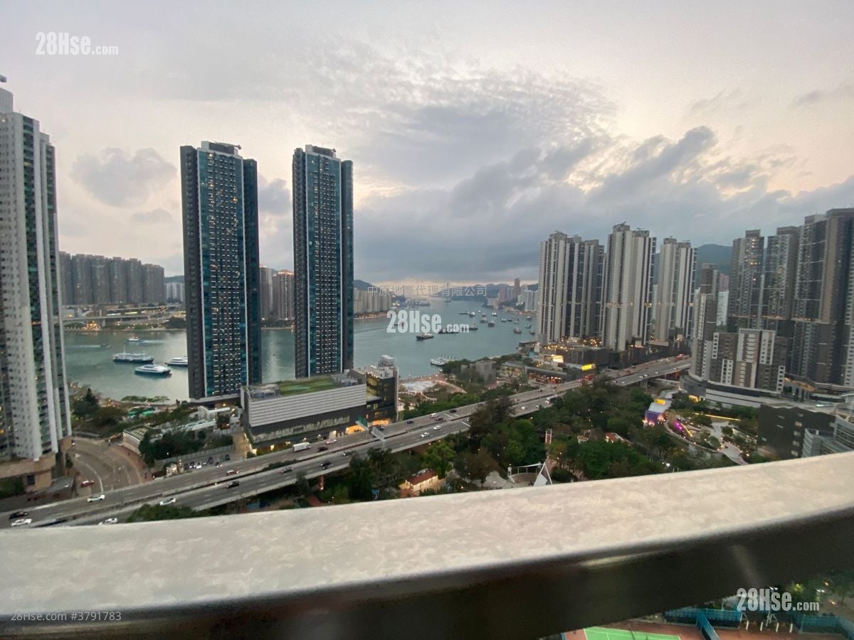 Aurora Rental 644 ft²