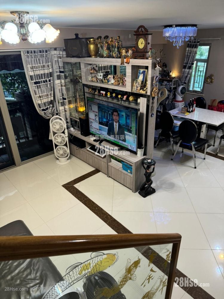 厅: 村屋 售盘 3 房 , 2 浴室 1,297 平方尺