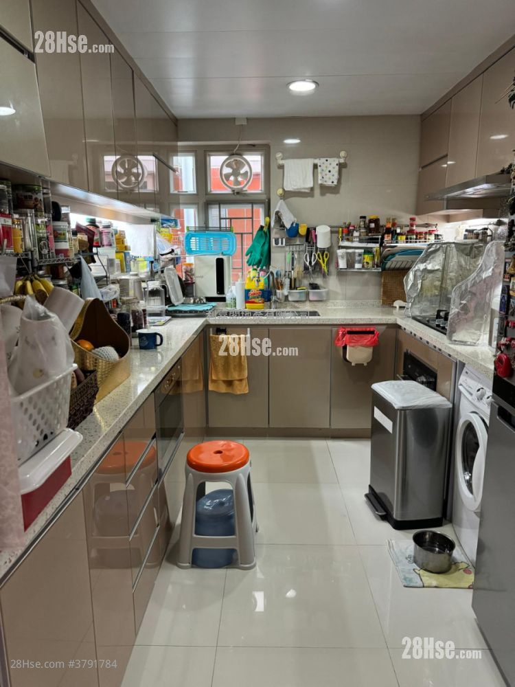 厨房: 村屋 售盘 3 房 , 2 浴室 1,297 平方尺