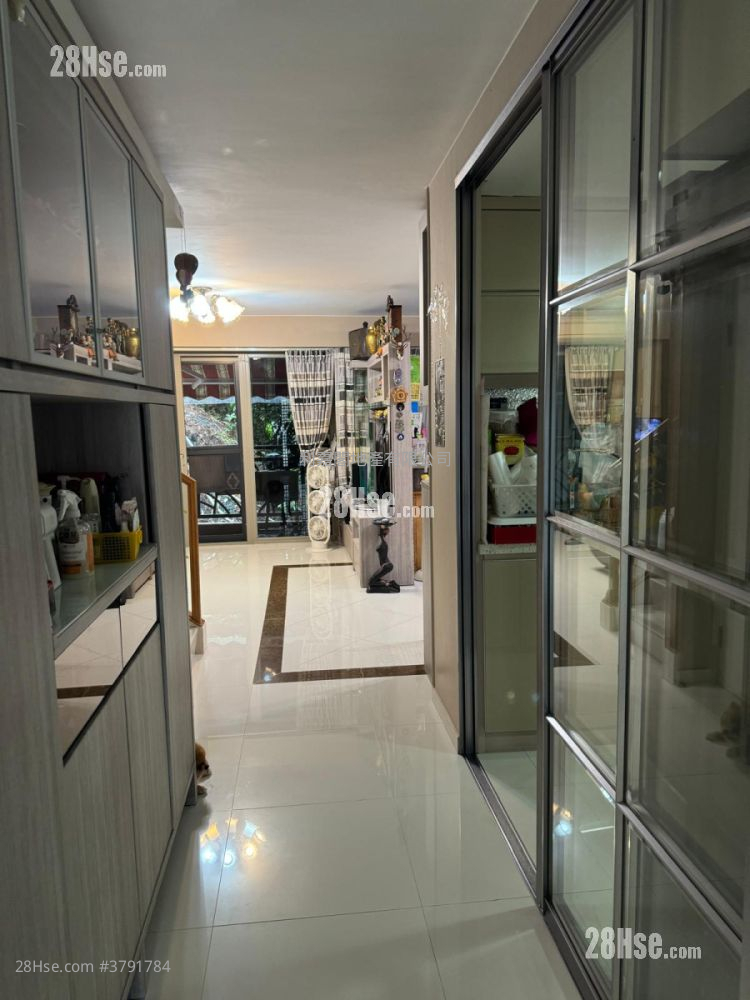 厅: 村屋 售盘 3 房 , 2 浴室 1,297 平方尺