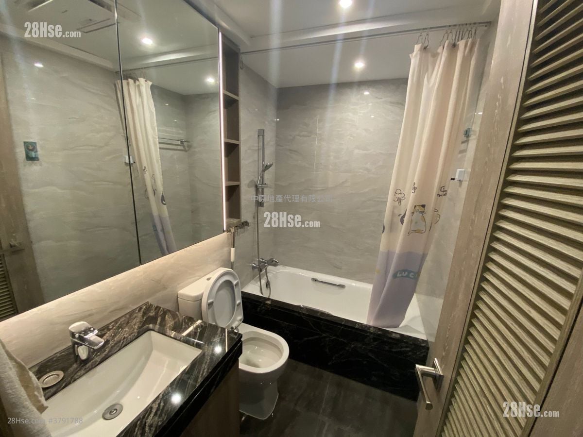 映日湾 售盘 3 房 644 平方尺