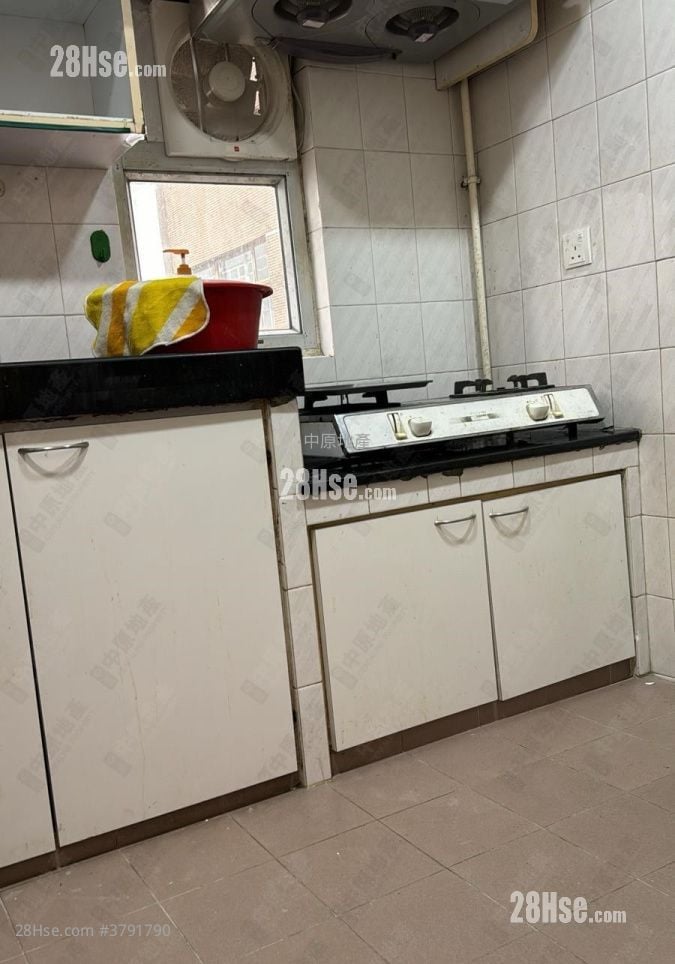 Yuk Po Court Sell 2 Bedrooms 546 ft²