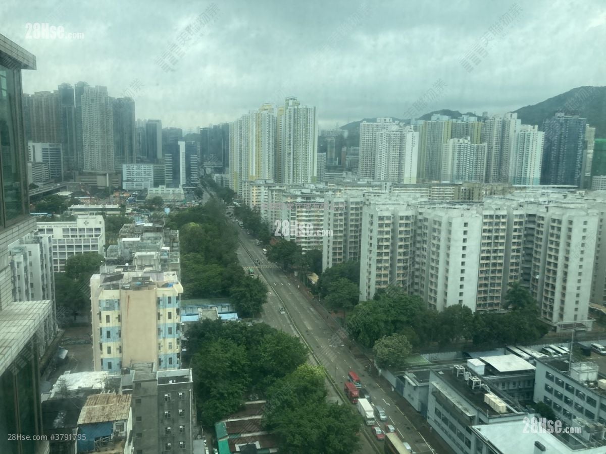 Trinity Towers Sell 3 Bedrooms , 2 Bathrooms 708 ft²