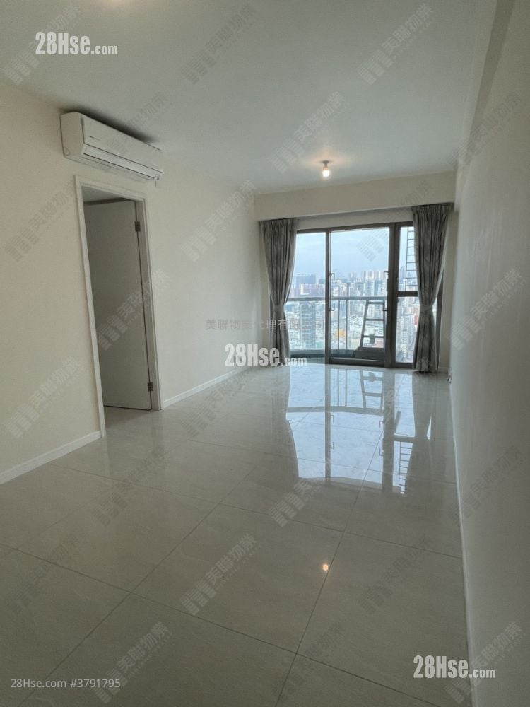 Trinity Towers Sell 3 Bedrooms , 2 Bathrooms 708 ft²