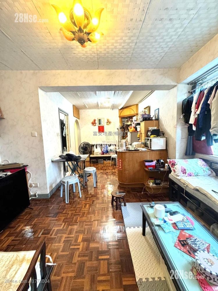 Chevalier Garden Sell 3 Bedrooms , 1 Bathroom 592 ft²