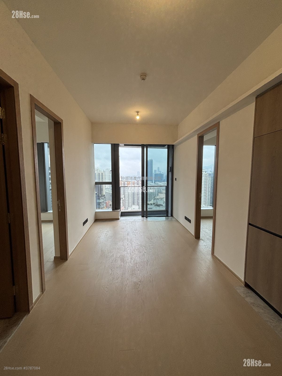 瑜一 租盘 2 房 , 1 浴室 465 平方尺