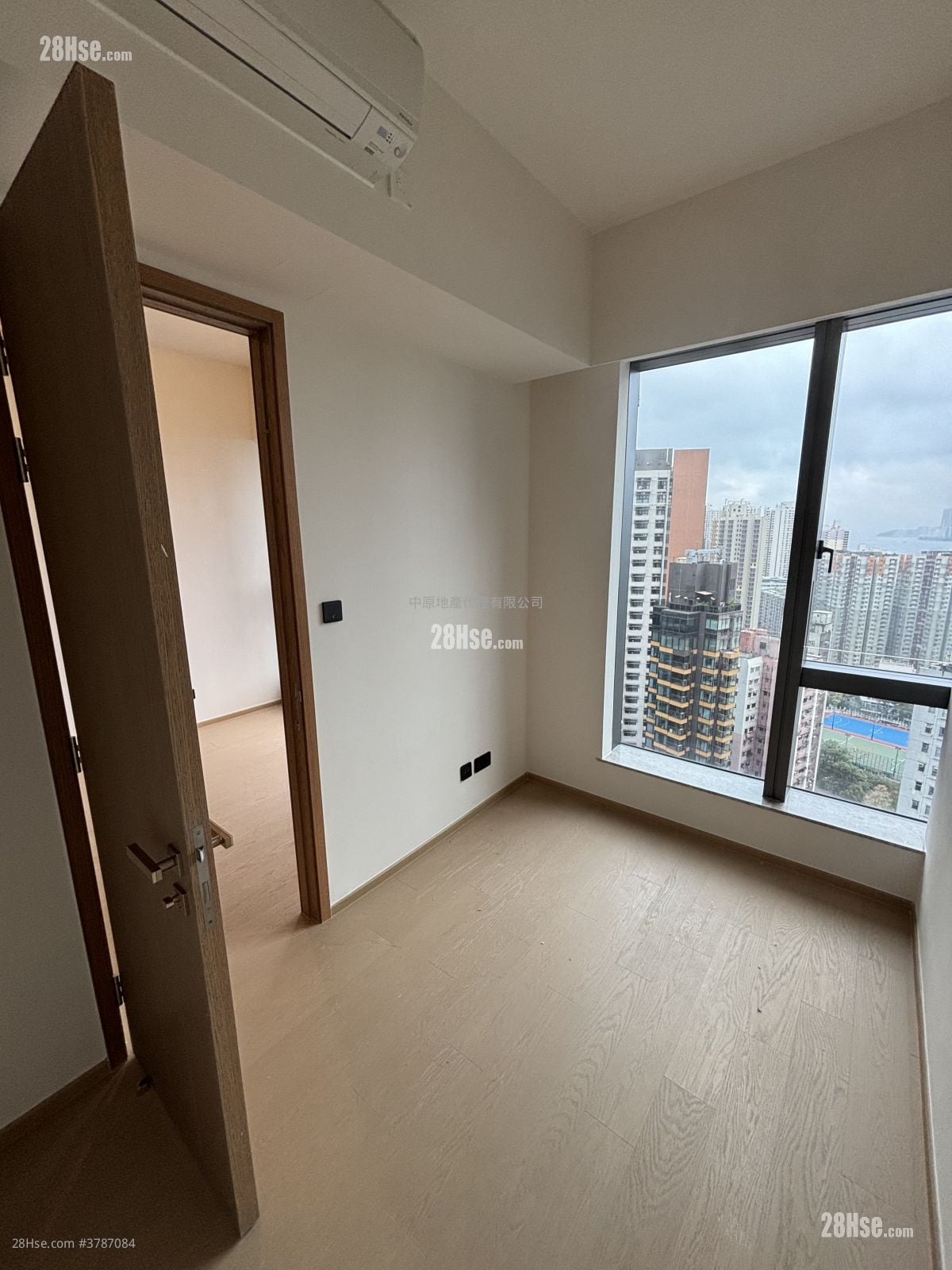 瑜一 租盘 2 房 , 1 浴室 465 平方尺