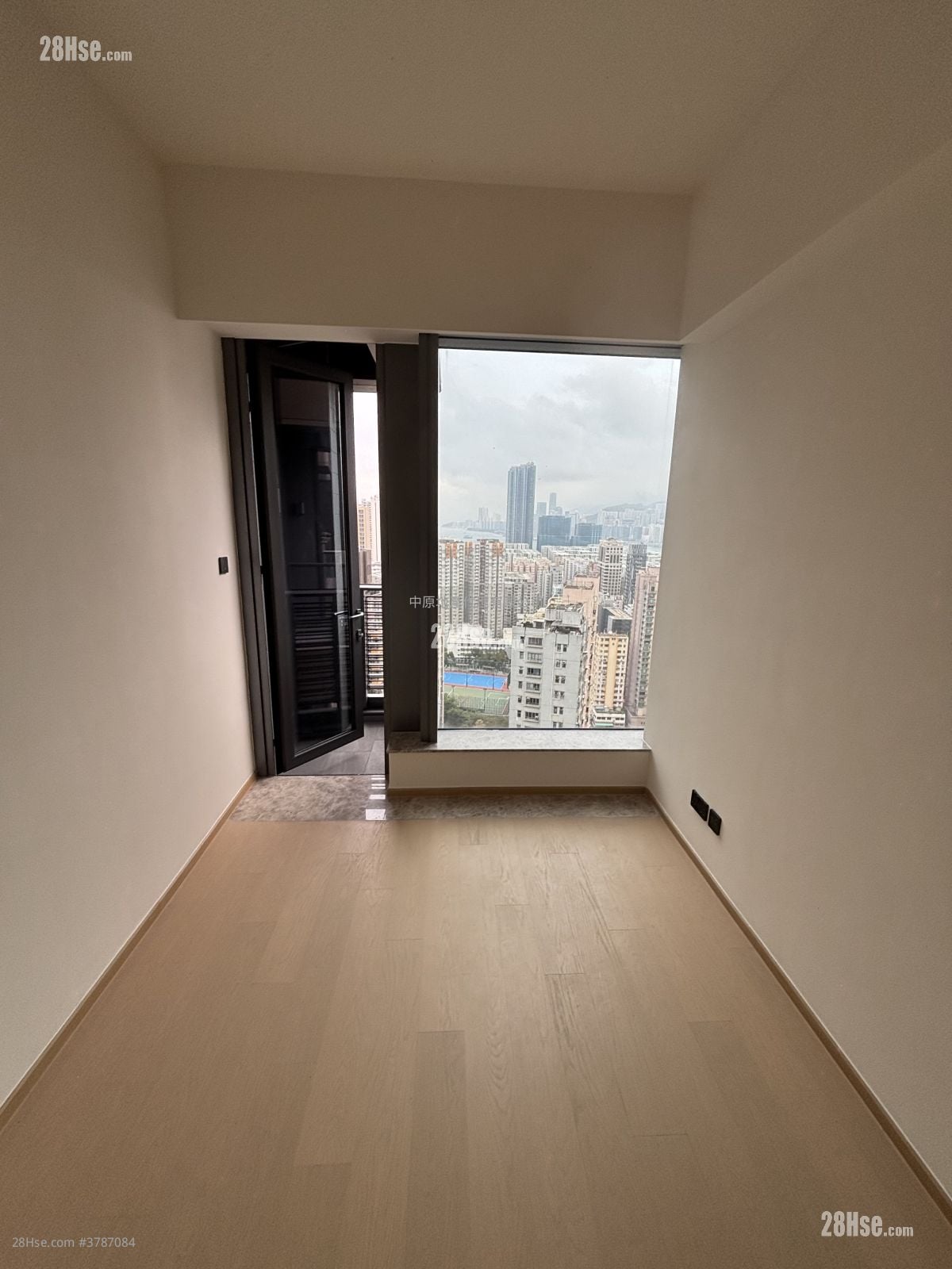 瑜一 租盘 2 房 , 1 浴室 465 平方尺