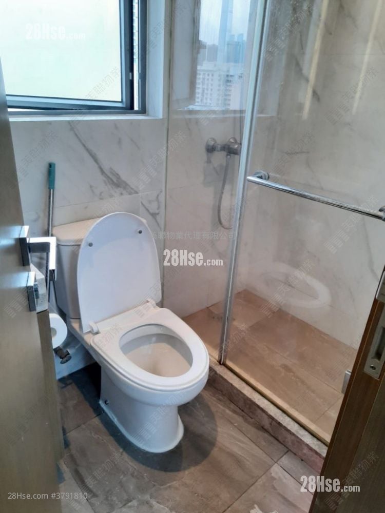 Astoria Crest Sell 1 Bedroom , 1 Bathroom 260 ft²